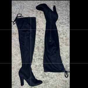Knee high heeled suede boots!